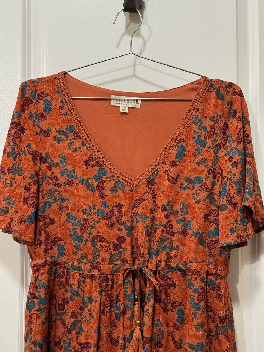 Idyllwind Rust/Blue Paisley V-Neck Tie-Waist Mini Dress size L Pit 22” L 36” - Picture 3 of 12